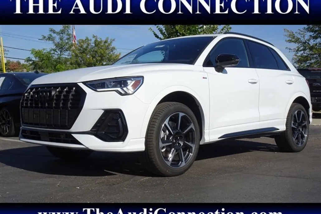 2025 Audi Q3 45 TFSI S line Premium Plus photo 1