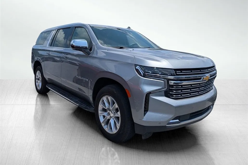 2023 Chevrolet Suburban Premier photo 1