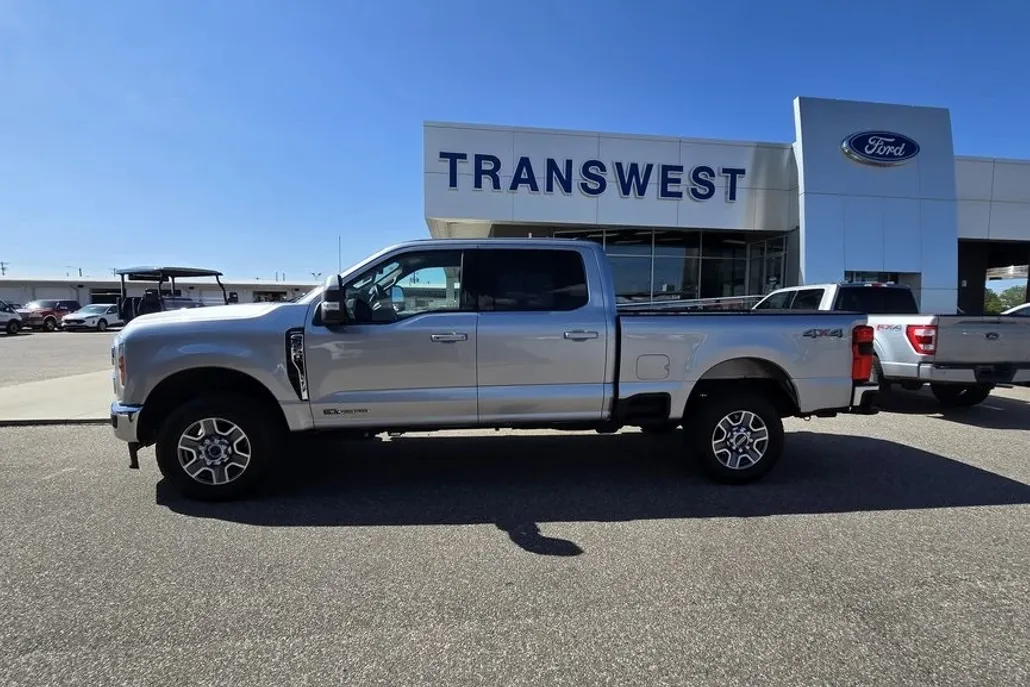 2023 Ford F-250 Lariat photo 1