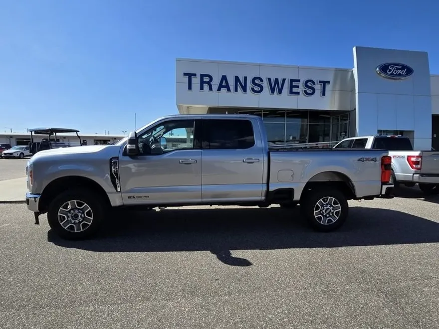 2023 Ford F-250 Lariat photo 1