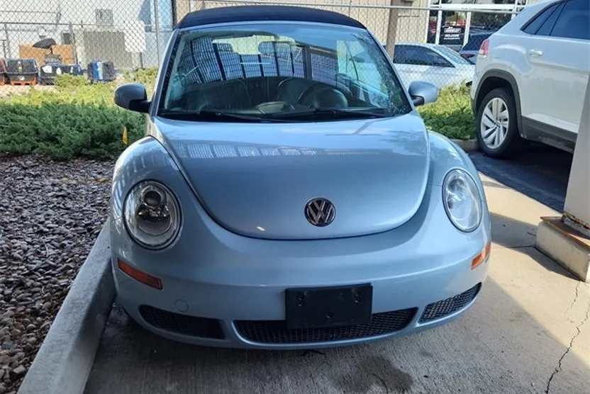 2009 Volkswagen Beetle 2.5L photo 1