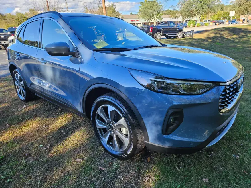 2025 Ford Escape Platinum photo 1