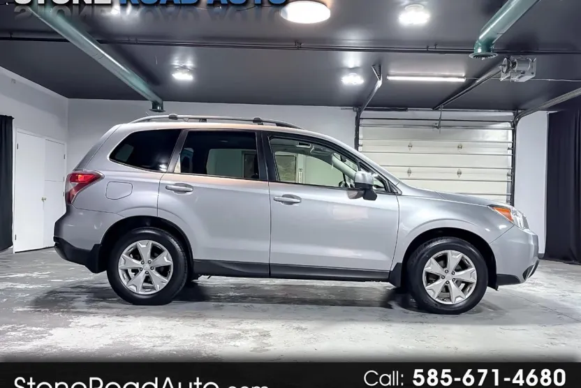2015 Subaru Forester 2.5i Premium photo 1