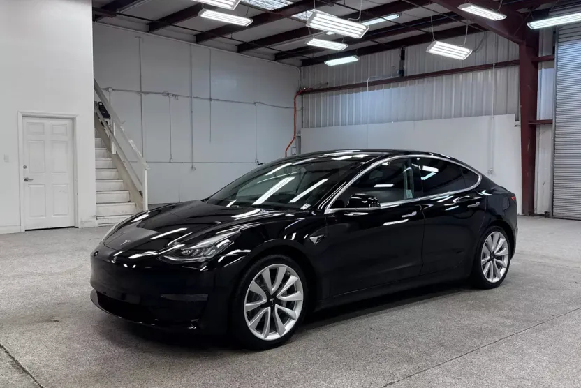 2023 Tesla Model 3 photo 1