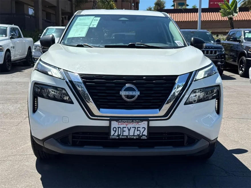 2022 Nissan Rogue S AWD photo 1