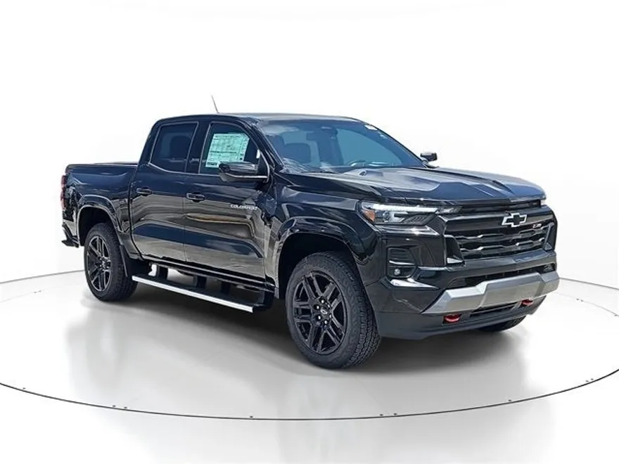 2025 Chevrolet Colorado Z71 photo 1