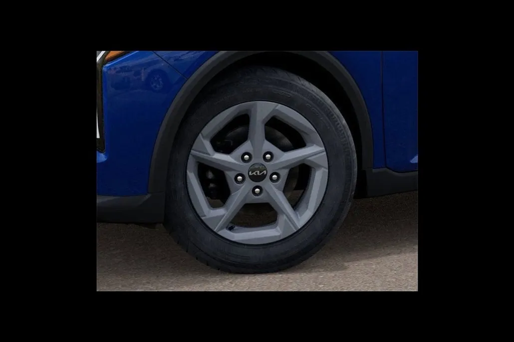 2025 Kia K4 LXS photo 1