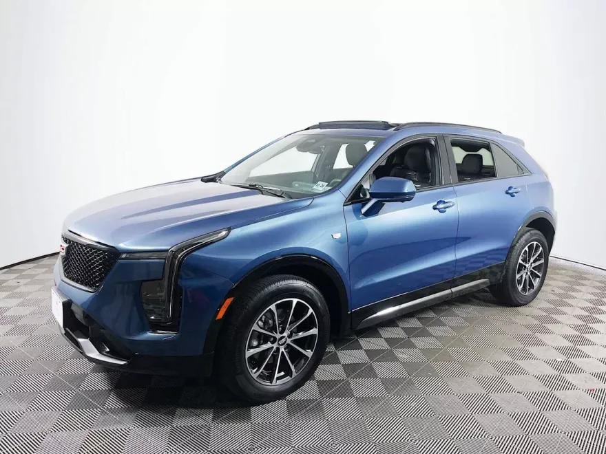 2025 Cadillac XT4 Sport photo 1