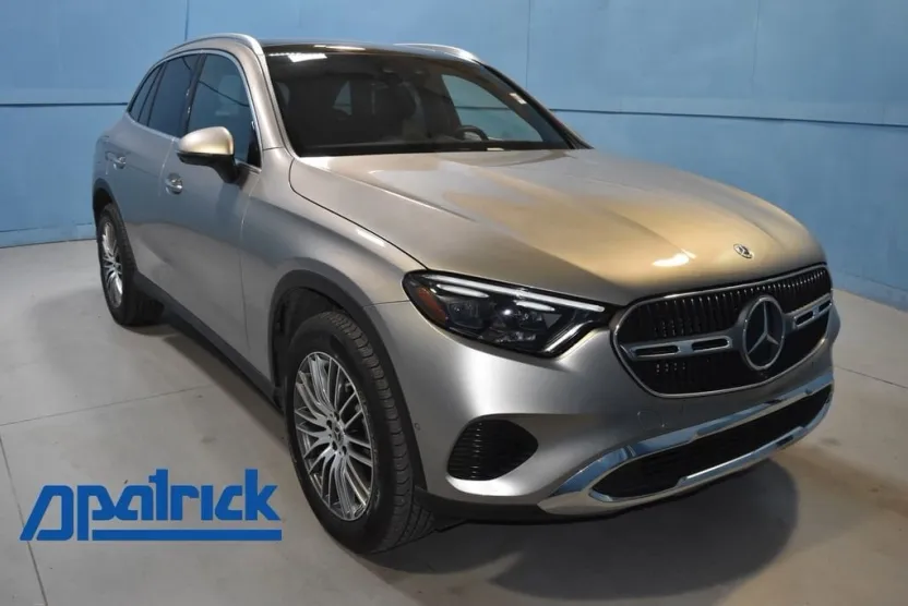 2024 Mercedes Benz GLC 300 photo 1