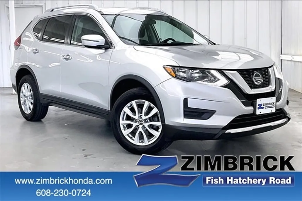 2018 Nissan Rogue SV photo 1