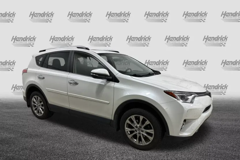 2016 Toyota RAV4 Limited photo 1