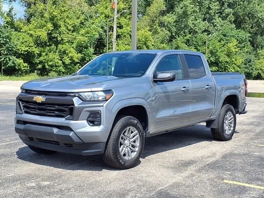 2023 Chevrolet Colorado LT photo 1