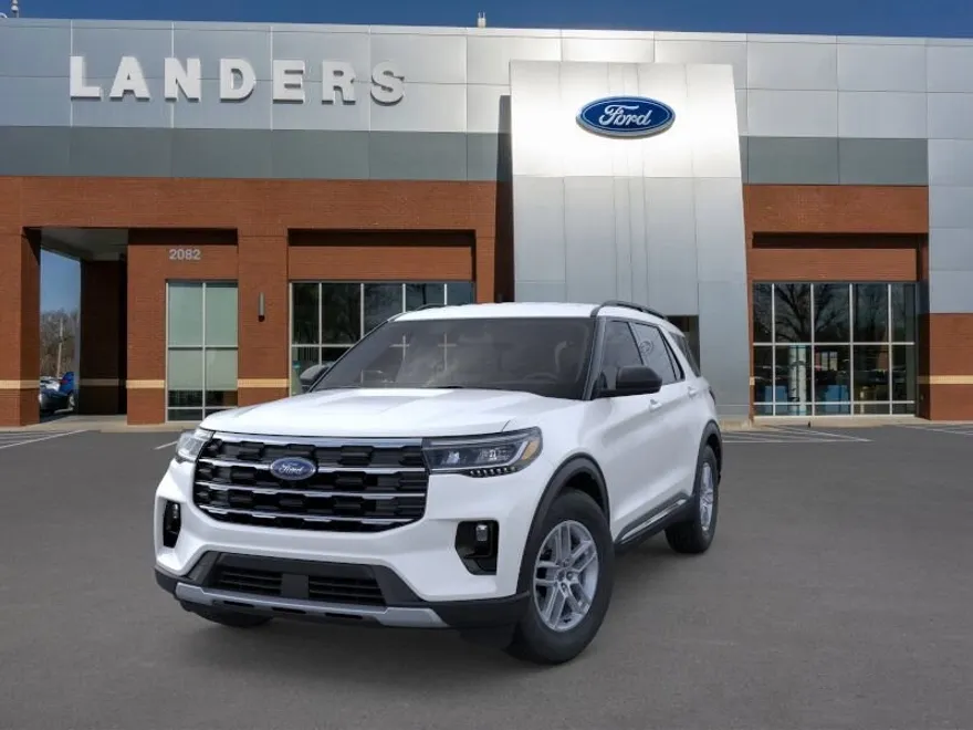 2025 Ford Explorer photo 1