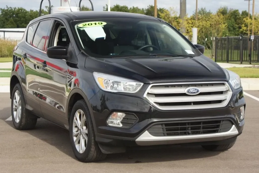 2019 Ford Escape SE photo 1