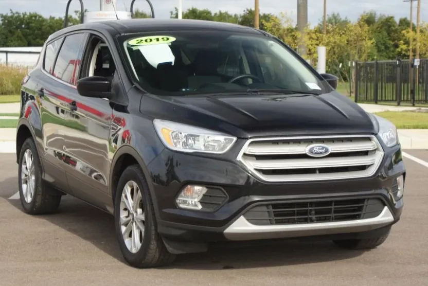 2019 Ford Escape SE photo 1