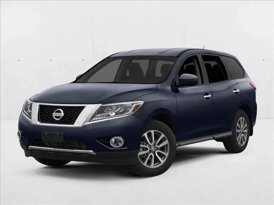 2015 Nissan Pathfinder SV photo 1