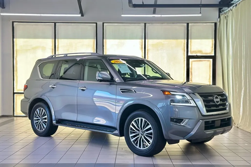 2024 Nissan Armada SL photo 1