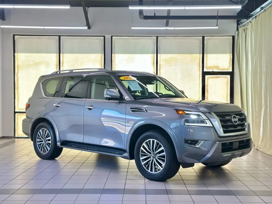 2024 Nissan Armada SL photo 1