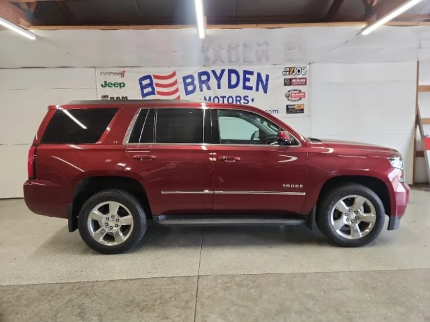 2017 Chevrolet Tahoe LT photo 1