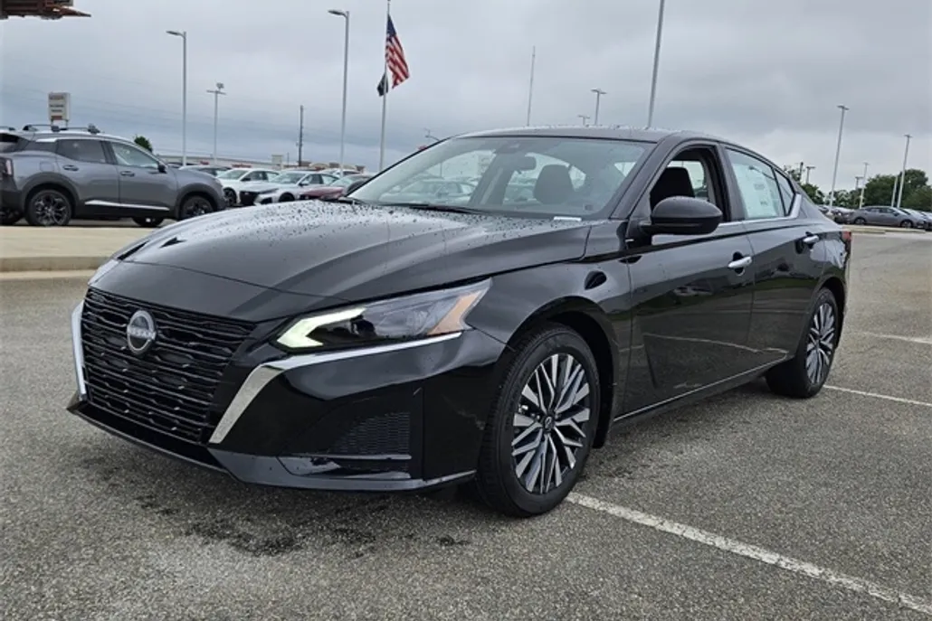 2025 Nissan Altima 2.5 SV photo 1