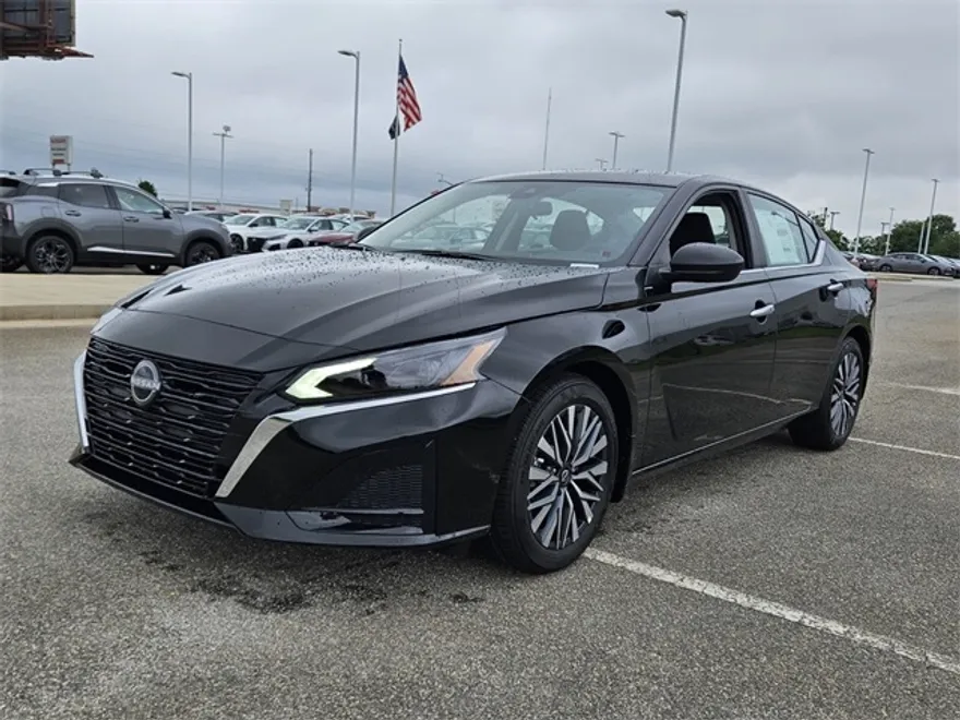 2025 Nissan Altima 2.5 SV photo 1