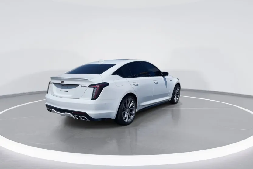 2024 Cadillac CT5 V photo 1