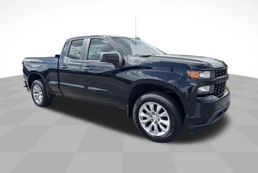 2019 Chevrolet Silverado 1500 Custom photo 1