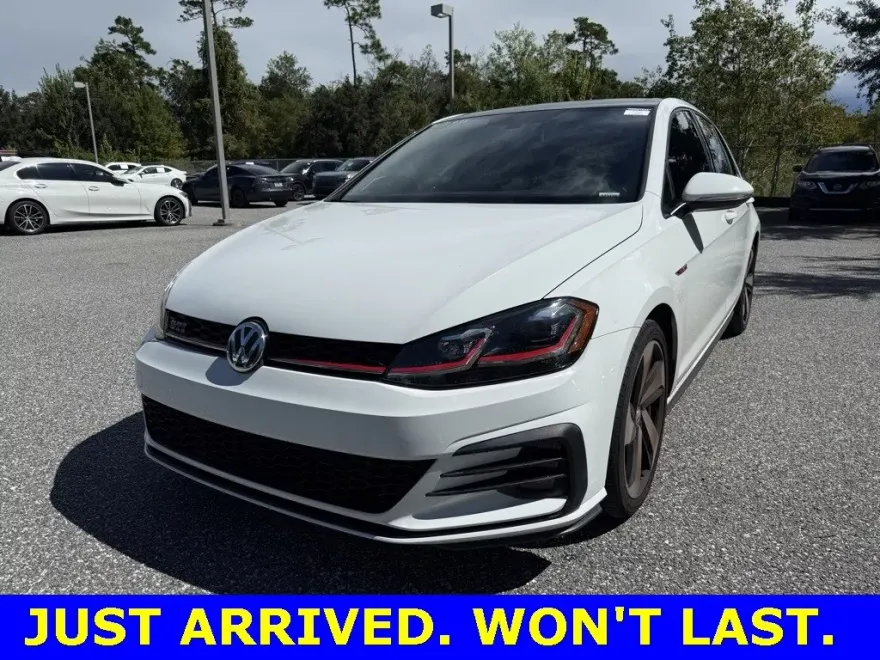 2019 Volkswagen Golf GTI SE photo 1