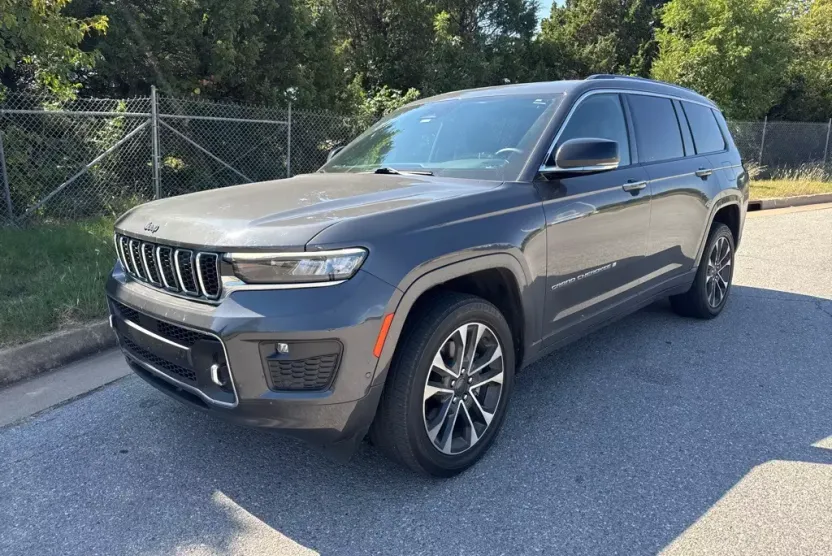 2021 Jeep Grand Cherokee Overland photo 1