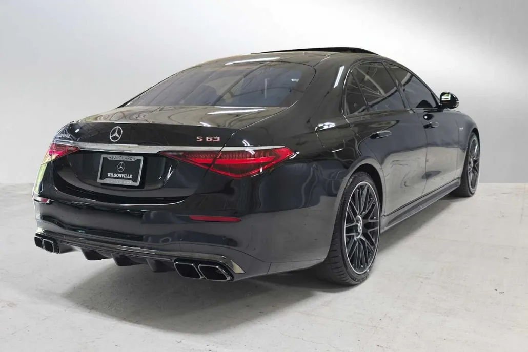 2024 Mercedes Benz S AMG 63 e photo 1