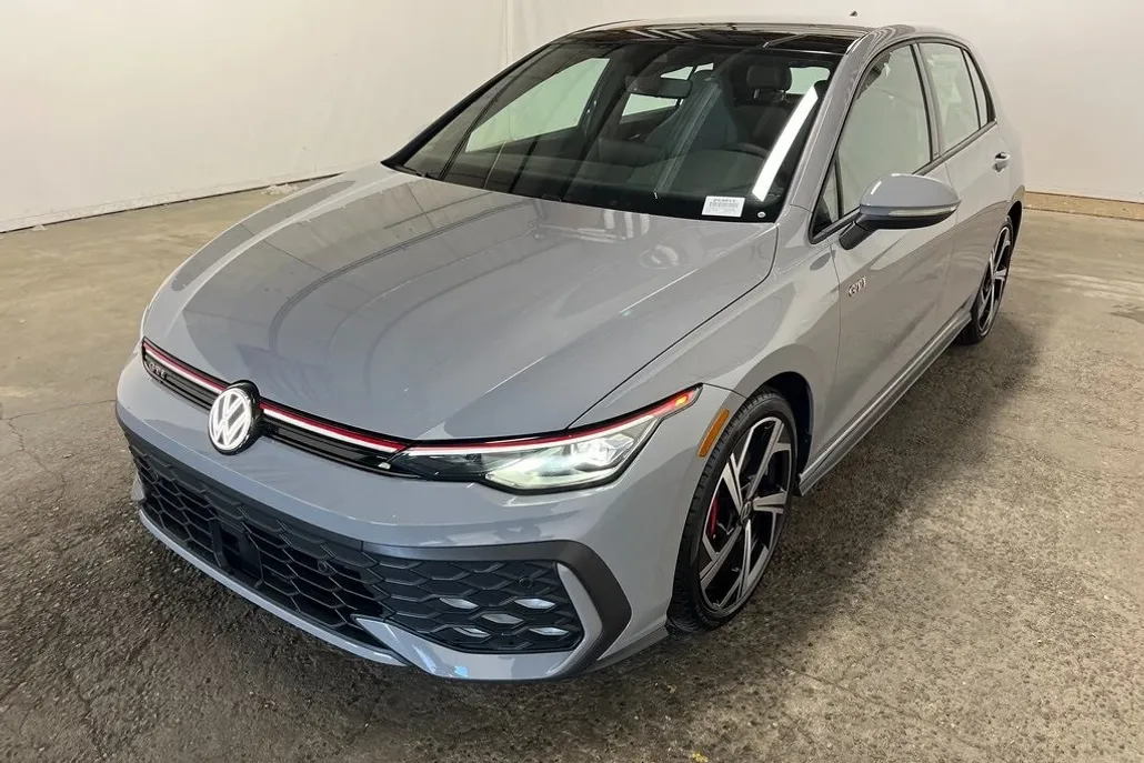 2025 Volkswagen Golf GTI SE photo 1