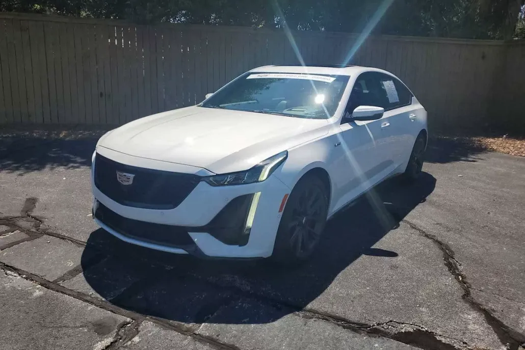 2021 Cadillac CT5 V photo 1