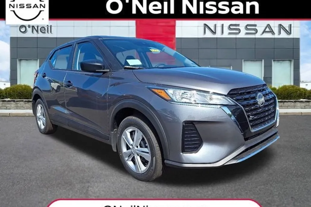 2025 Nissan Kicks Play S photo 1
