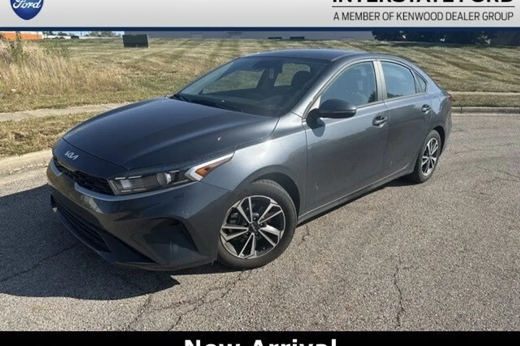 2024 Kia Forte LXS photo 1
