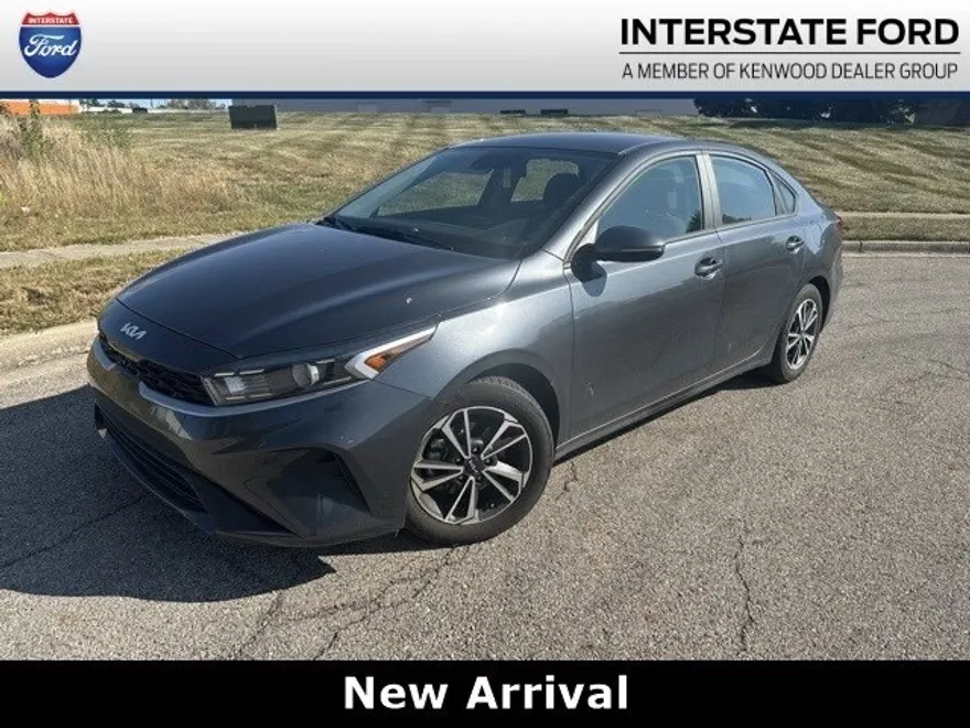 2024 Kia Forte LXS photo 1