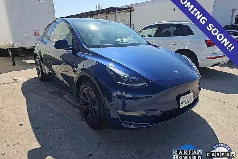 2024 Tesla Model Y Long Range photo 1