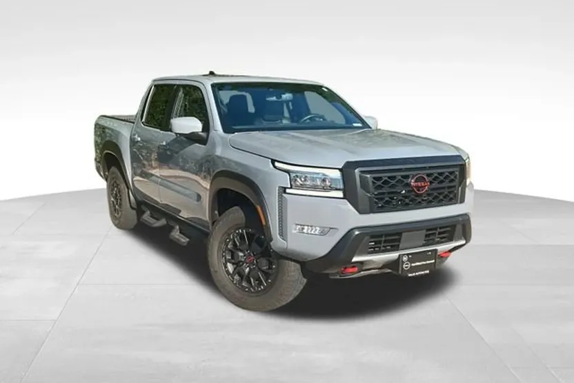 2022 Nissan Frontier PRO-4X photo 1