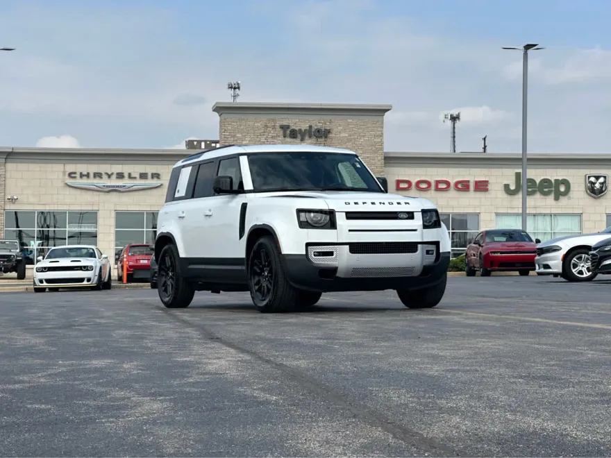 2024 Land Rover Defender S 110 photo 1