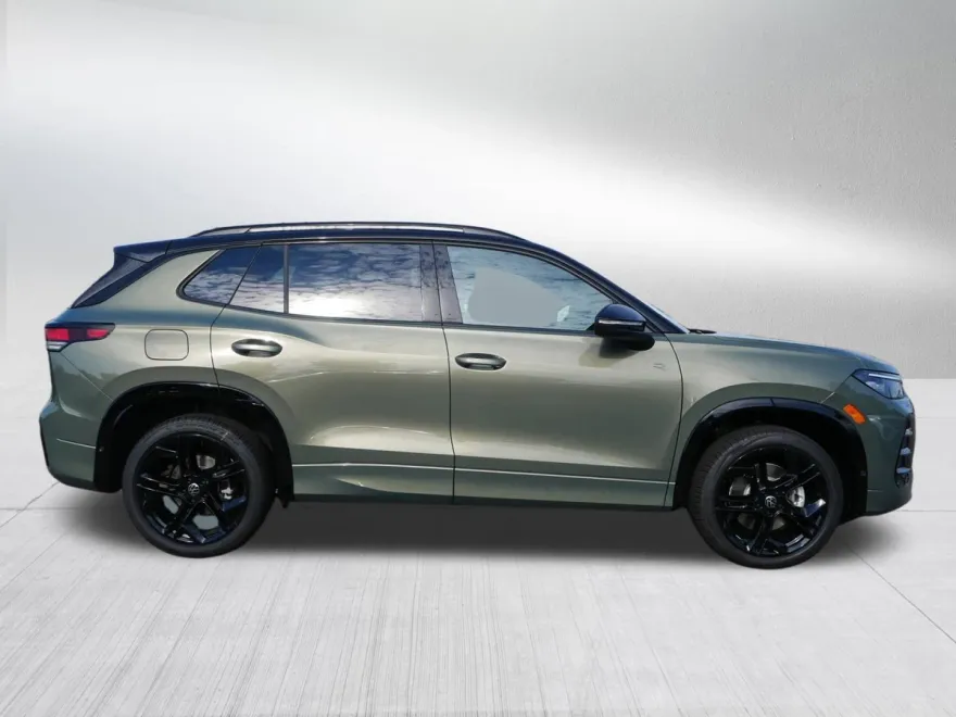 2025 Volkswagen Tiguan SE R-Line Black photo 1
