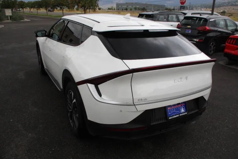 2022 Kia EV6 Light photo 1