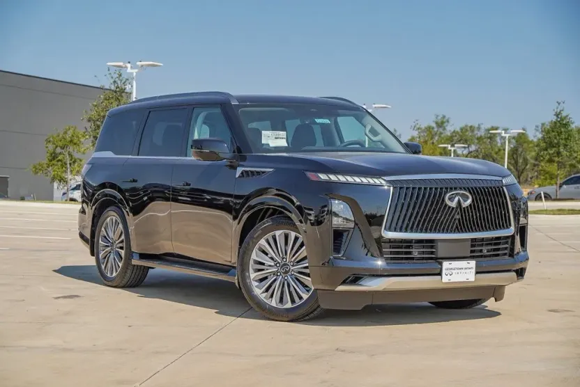 2026 Infiniti QX80 Luxe photo 1