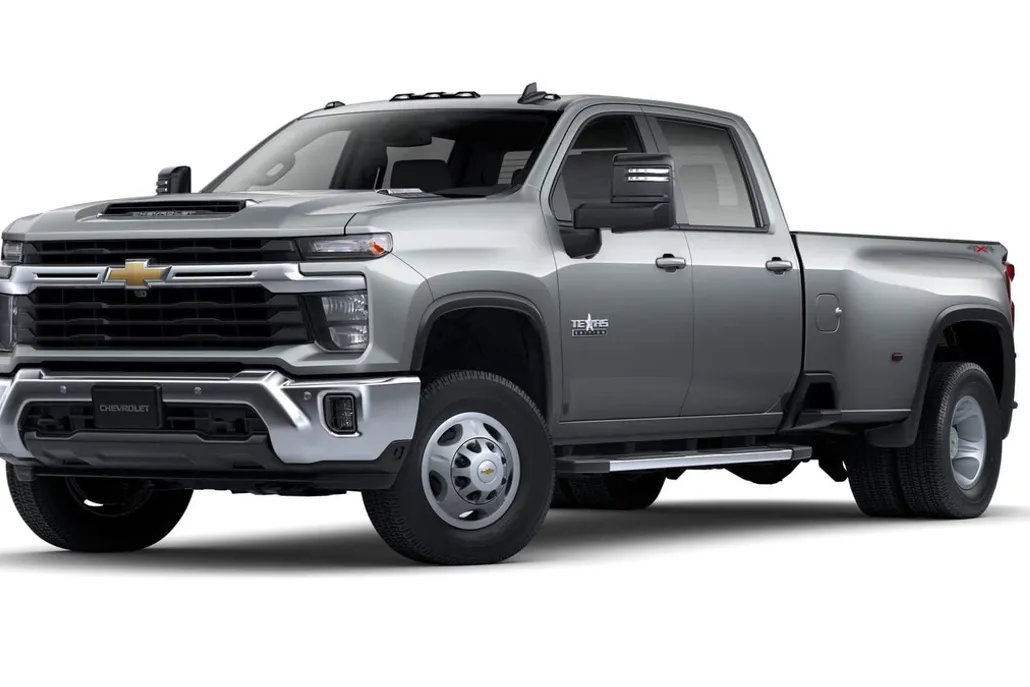 2025 Chevrolet Silverado 3500HD LT photo 1