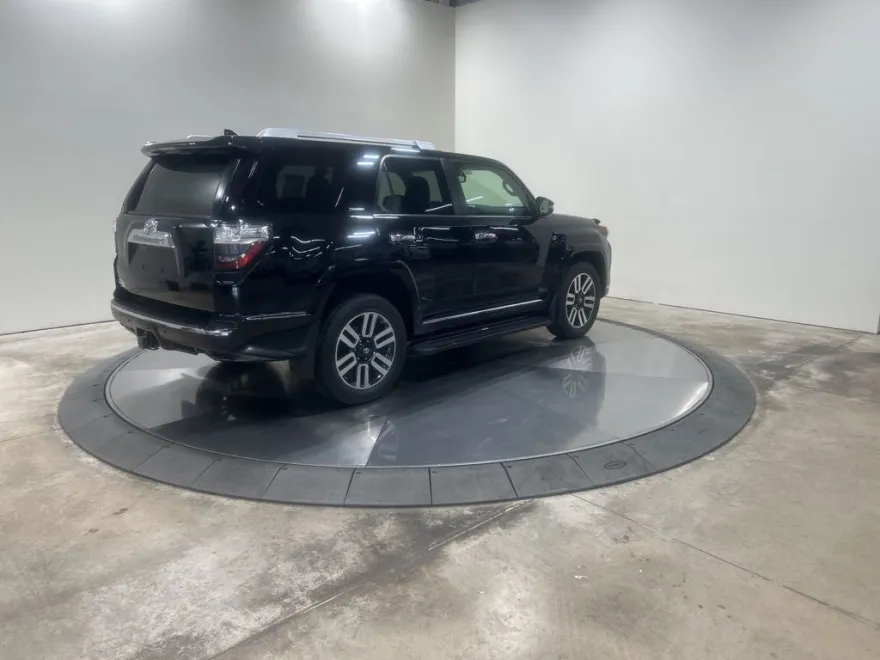 2018 Toyota 4Runner Limited photo 1