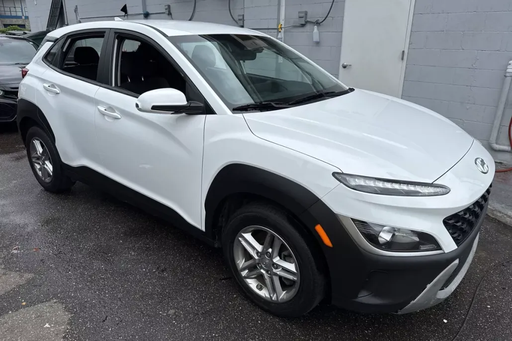 2023 Hyundai Kona SE photo 1