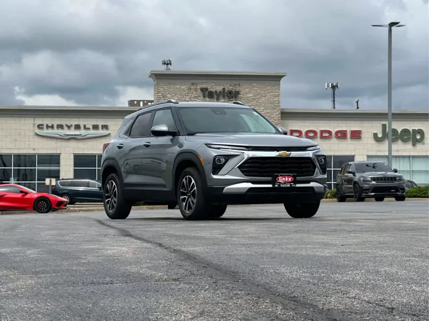 2024 Chevrolet Trailblazer LT photo 1