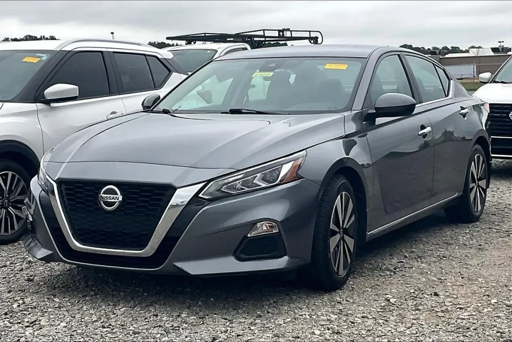 2021 Nissan Altima 2.5 SV photo 1