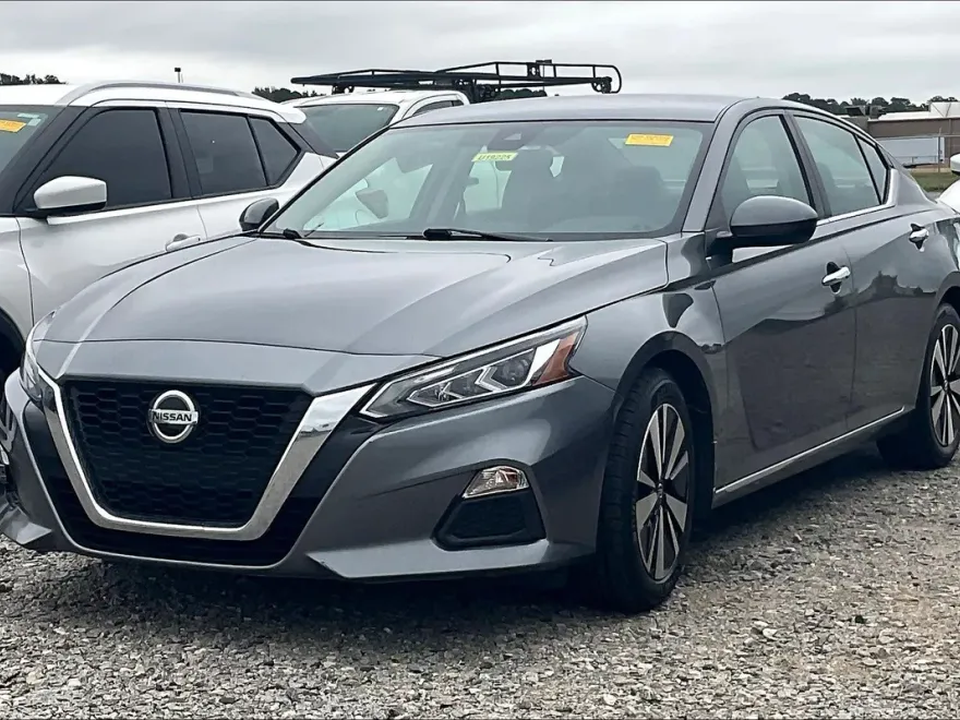 2021 Nissan Altima 2.5 SV photo 1