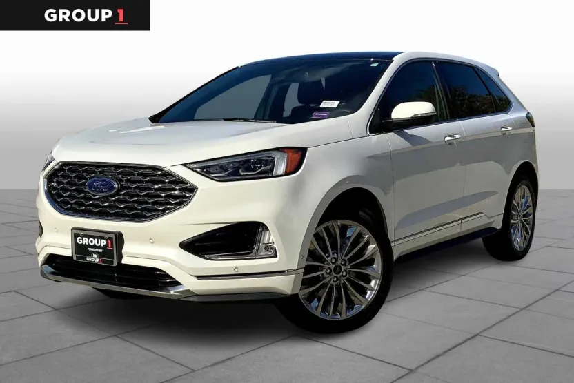 2022 Ford Edge Titanium photo 1