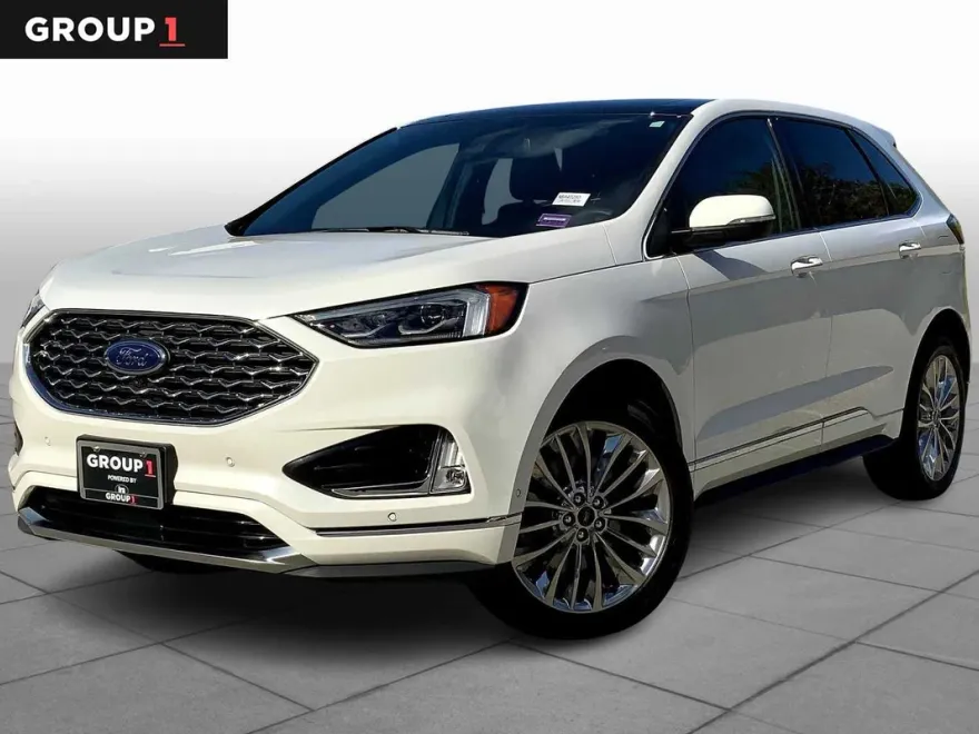 2022 Ford Edge Titanium photo 1