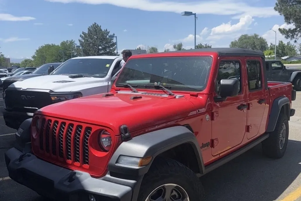 2020 Jeep Gladiator Sport S photo 1